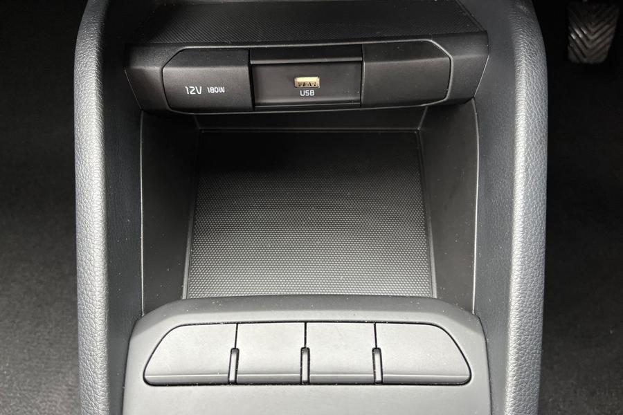 Kia STONIC Photo autoimg-16ef41e12183c8b0d0523baec81cc777d79dfaa1.jpg