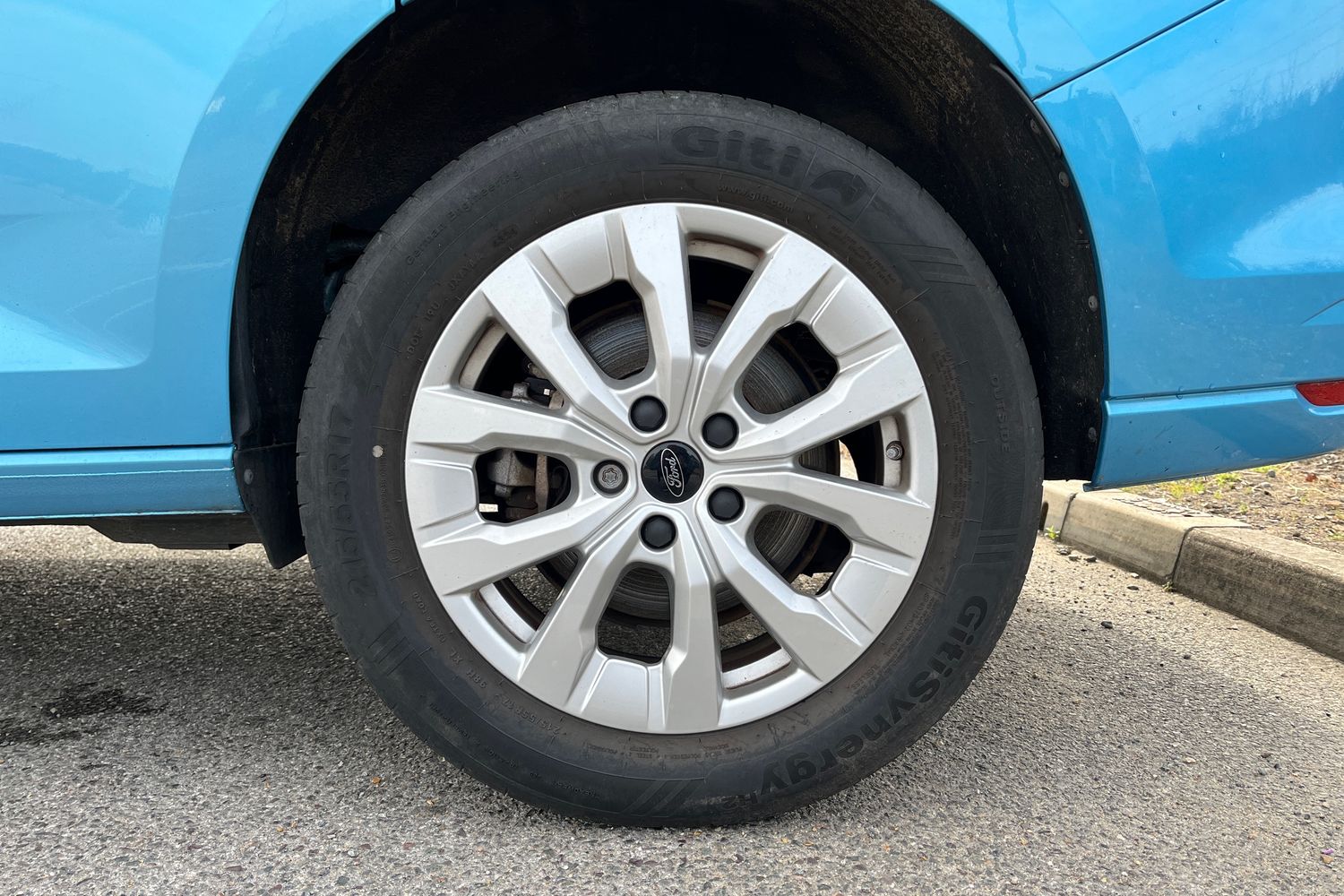 Ford TRANSIT CONNECT Photo 21