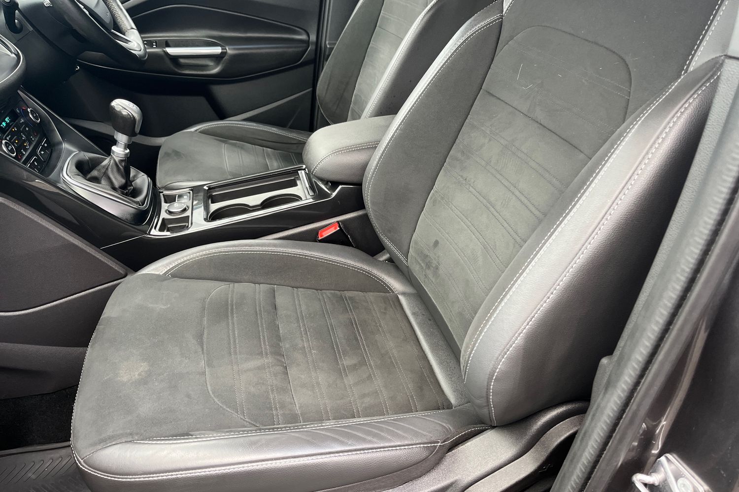 Ford KUGA Photo 18