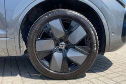 VOLKSWAGEN Touareg Photo 5