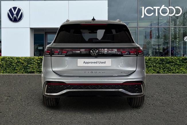 VOLKSWAGEN Tiguan Photo 7