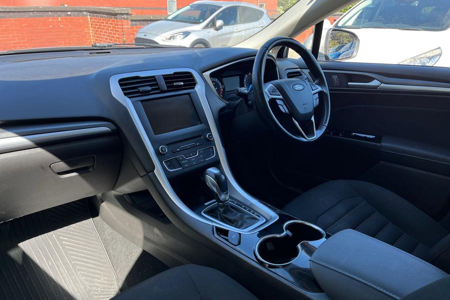 Ford Mondeo Photo autoimg-170103f657dc937a280bc0197095c21131e7347c.jpg