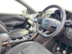 FORD Kuga Photo 2