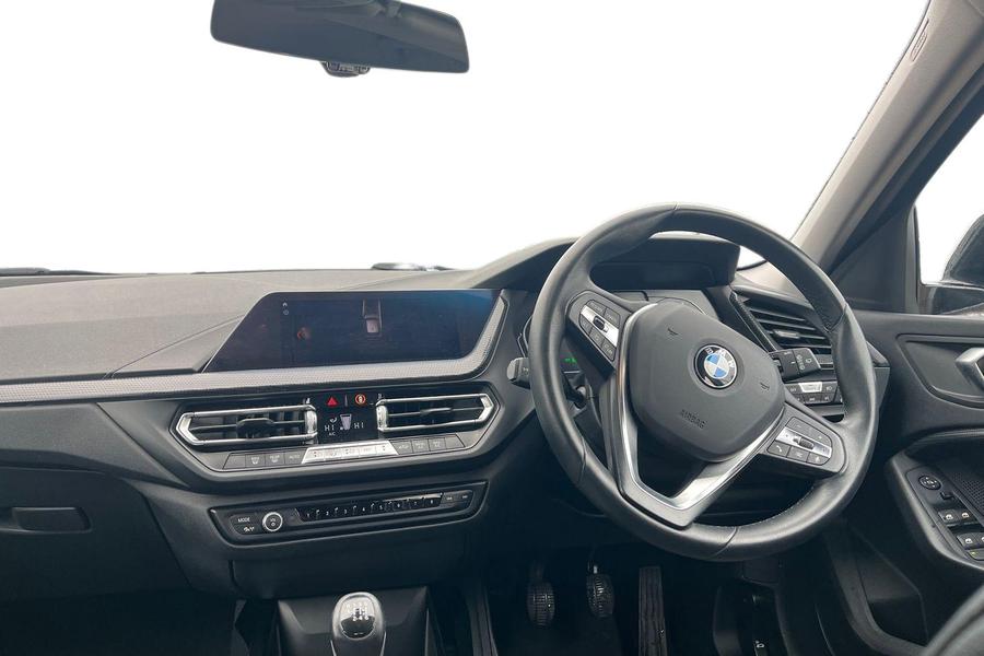BMW 1 SERIES Photo autoimg-170a41bb9b7856ff9d1139b33a4d78222983eedc.jpg