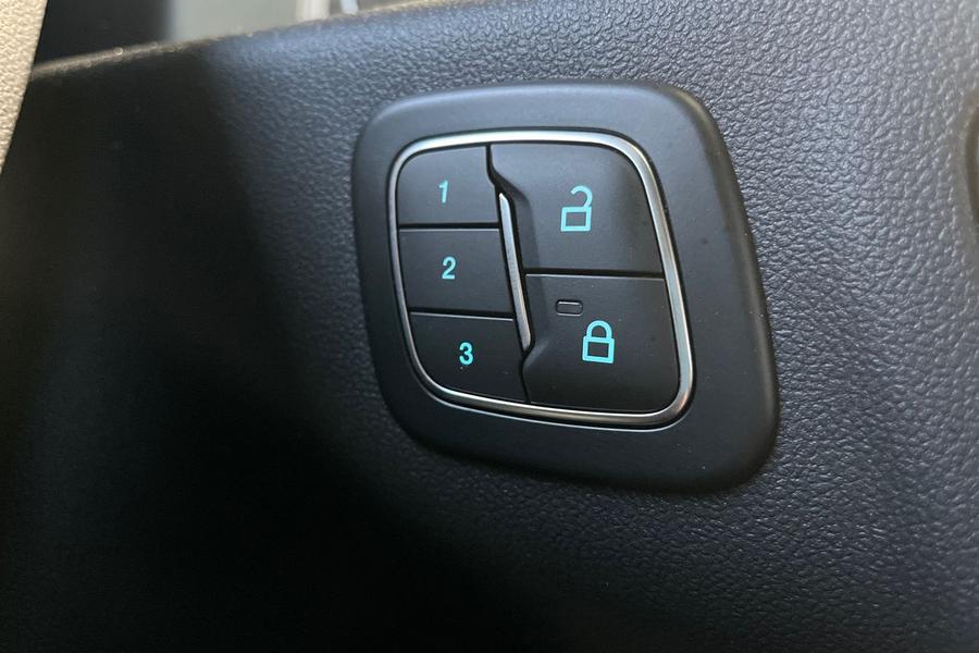 Ford Kuga Photo autoimg-170eaaed081e8cf01042ae0041aa97ecfe47601d.jpg