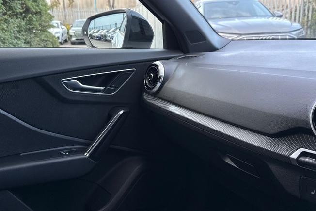 Audi Q2 Photo 39