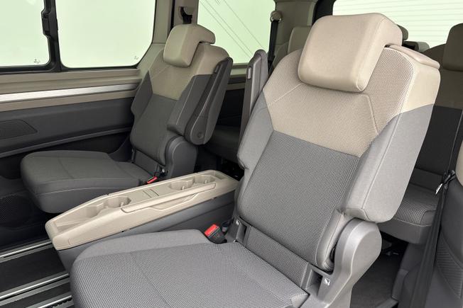 VOLKSWAGEN Multivan Photo 9