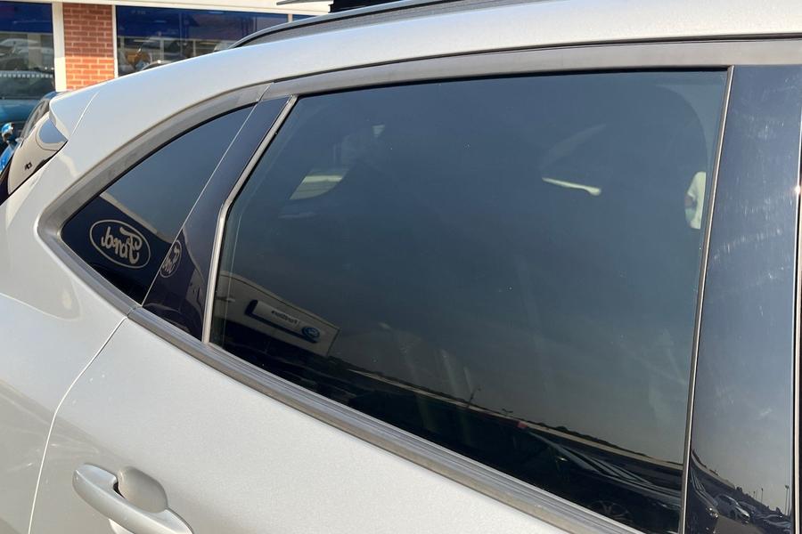Ford Kuga Photo autoimg-17172aa98faf2084a74ecfe2c002e6c6cc80a6aa.jpg
