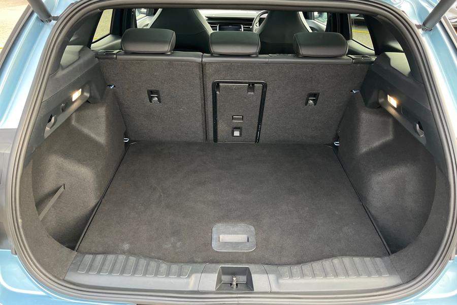 Ford EXPLORER Photo autoimg-1717641d558bd48751858b9e779dbe15082023ef.jpg