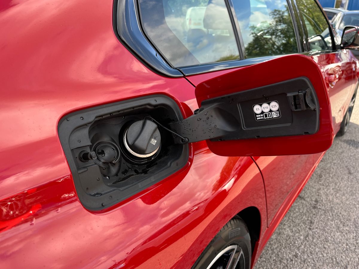 BMW 3 Series Photo 25
