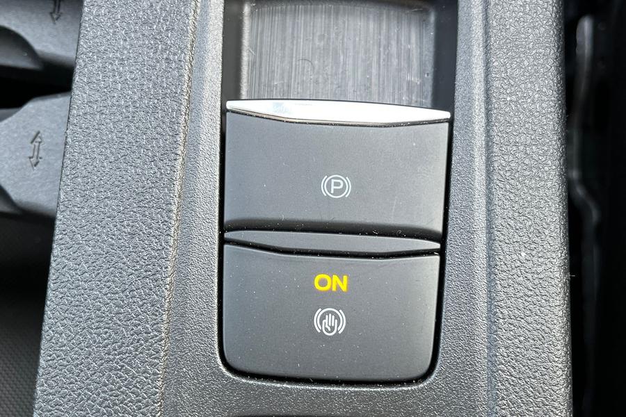 Ford Kuga Photo autoimg-1718281d07a6780703c9a651aa6b6b124fb664ac.jpg
