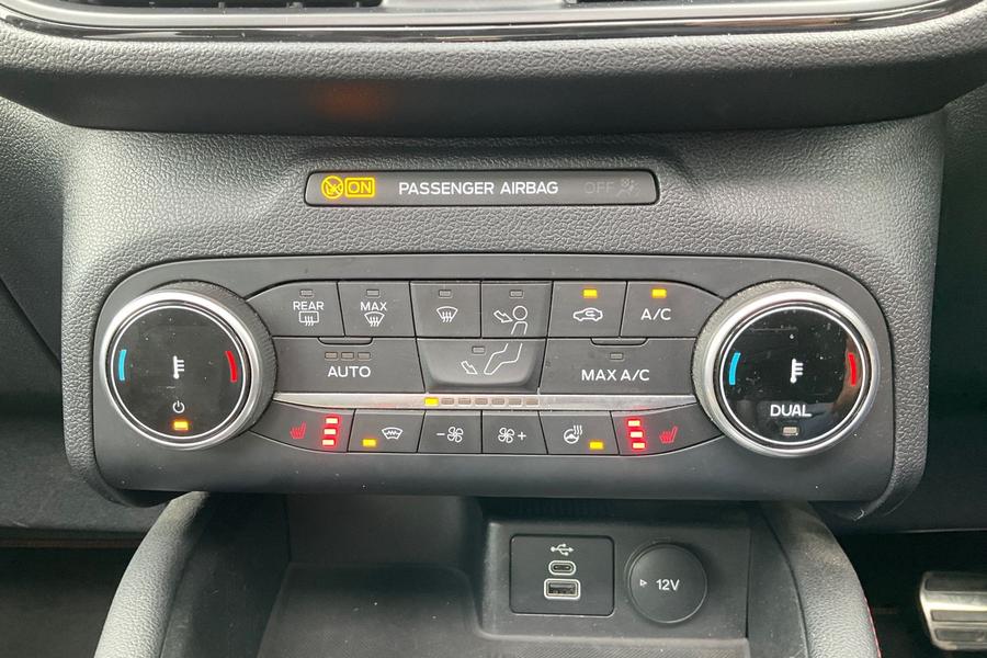 Ford Kuga Photo autoimg-1719d1d7777cb91124e17b6dec8bbb02a2546e41.jpg