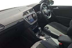 VOLKSWAGEN Tiguan Photo 2