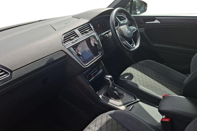 VOLKSWAGEN Tiguan Photo 2