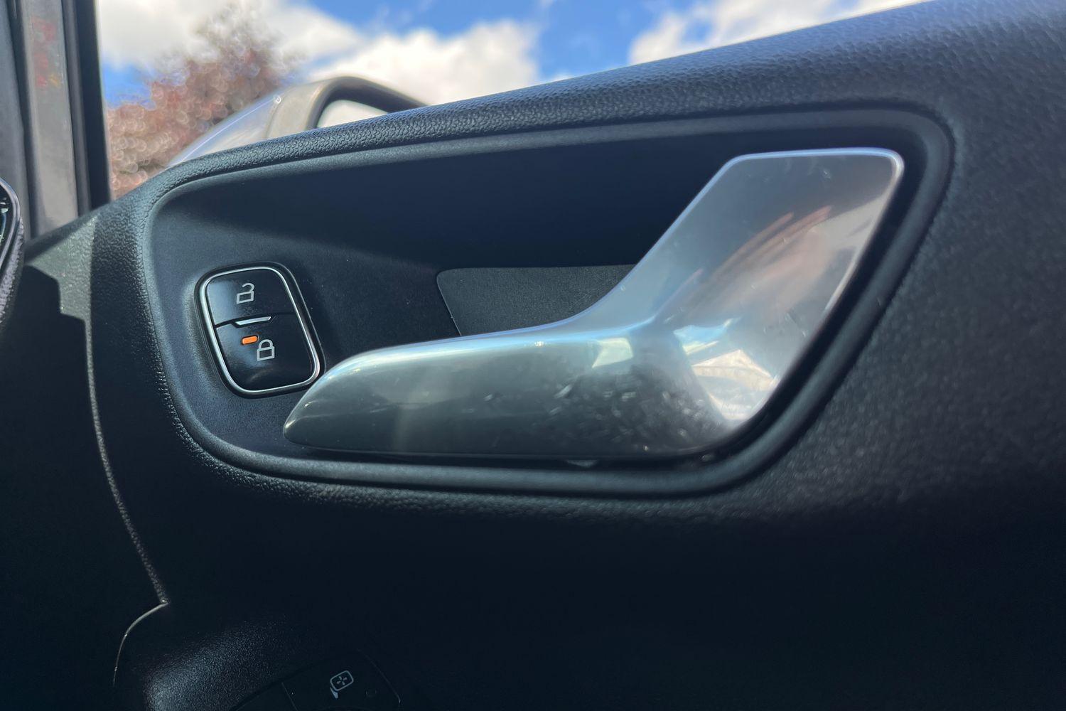 Ford Fiesta Photo 22
