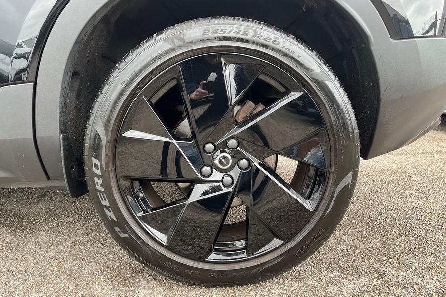 Volvo XC40 Photo autoimg-1724a4e41221188d1c8952fa3ae03dc7e73c5bf4.jpg