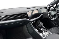 Volkswagen Touareg Photo 2