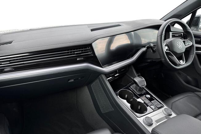 Volkswagen Touareg Photo 2