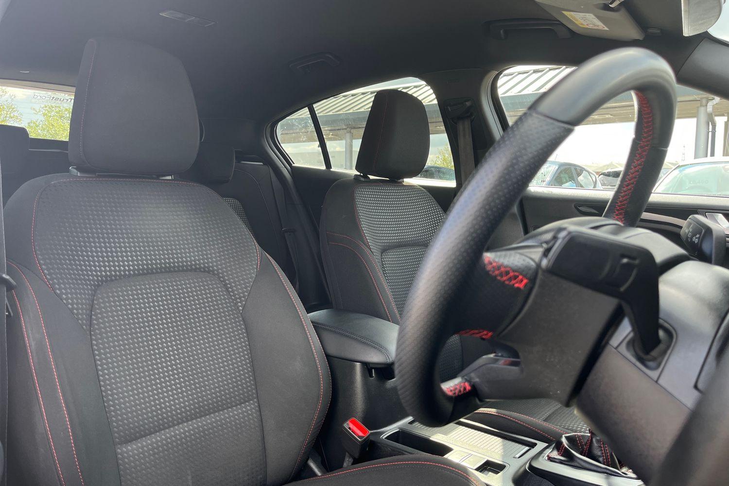 Ford FOCUS Photo 16