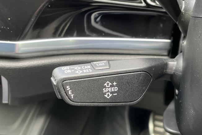 AUDI Q3 Photo 25