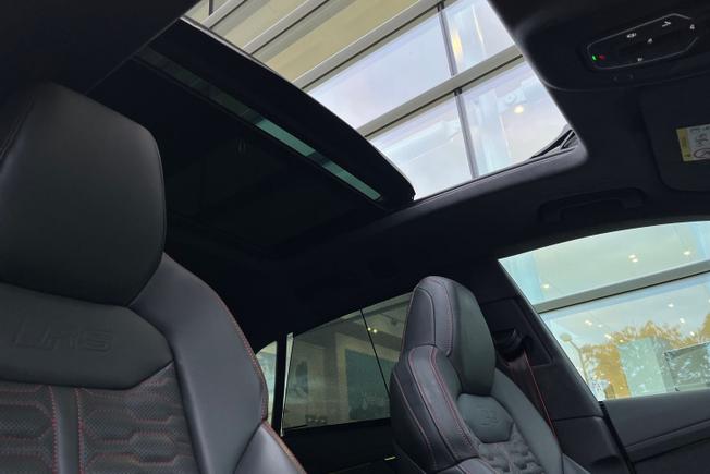 Audi RSQ8 Photo 26