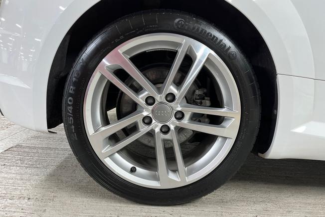 AUDI TT Photo 5