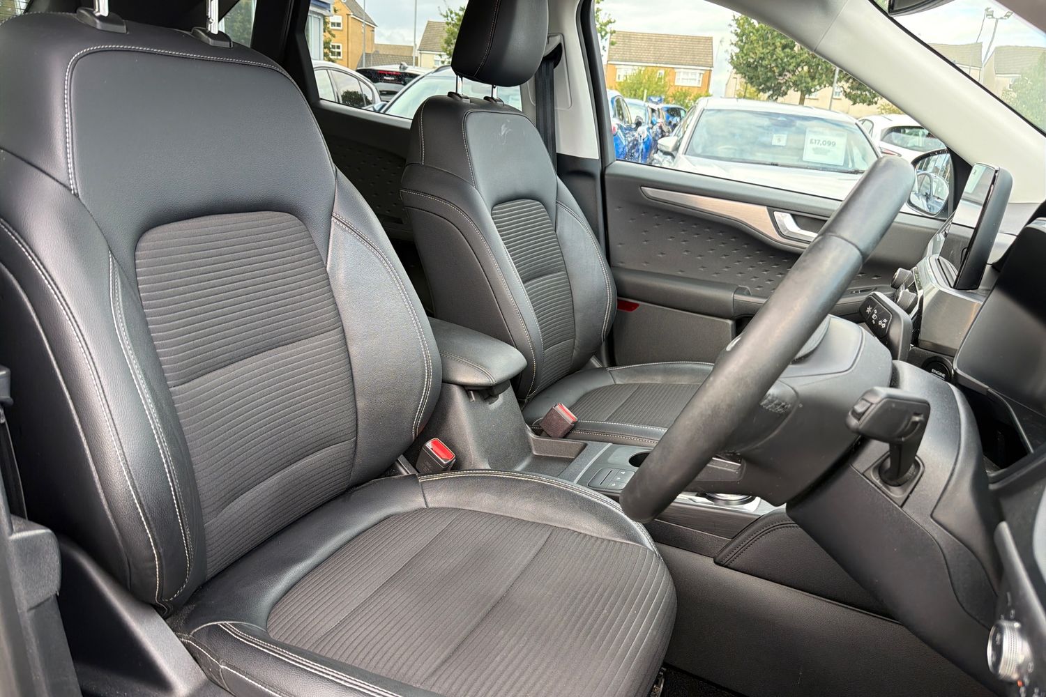 Ford KUGA Photo 16