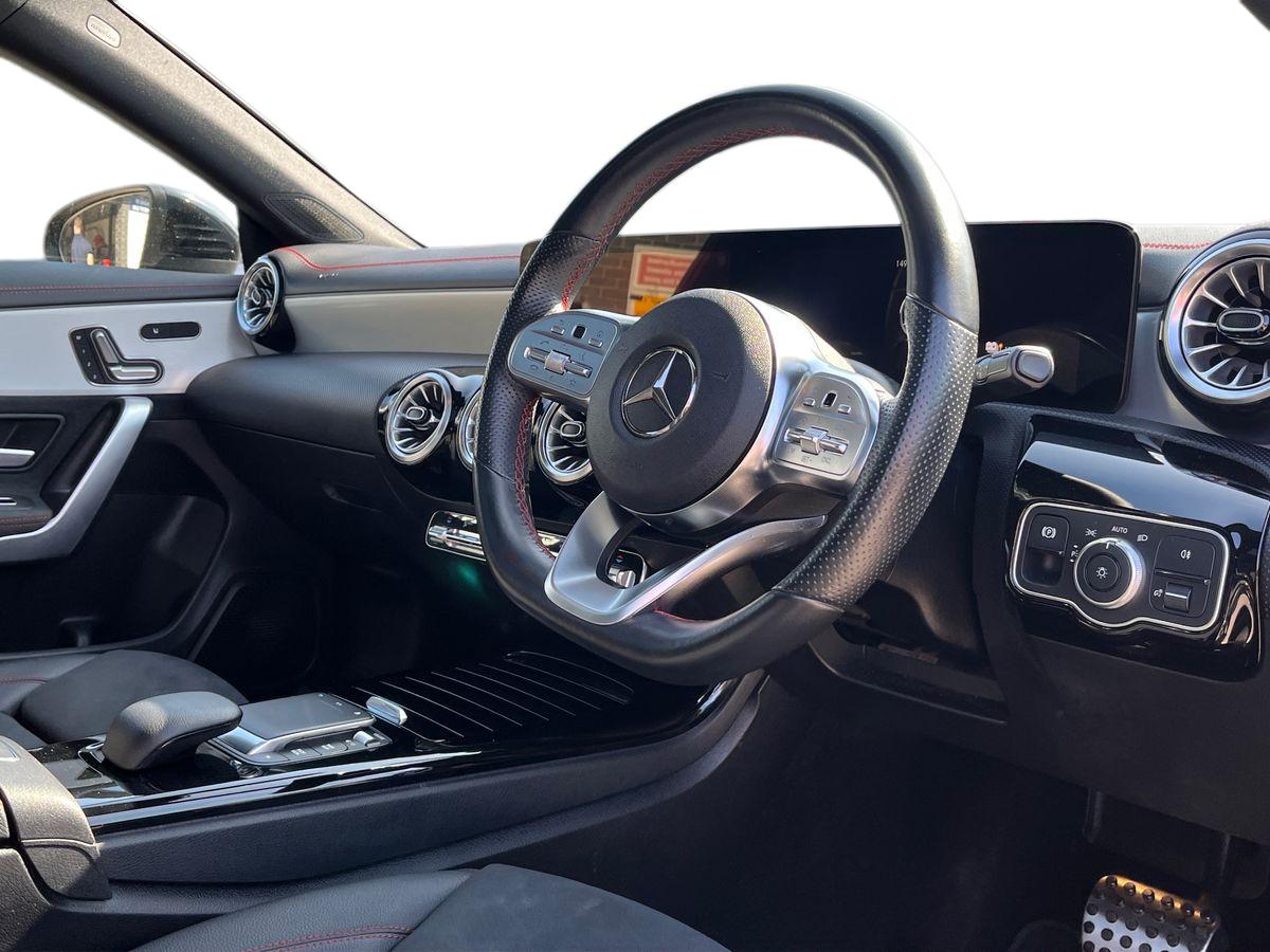Mercedes-Benz CLA Photo 20