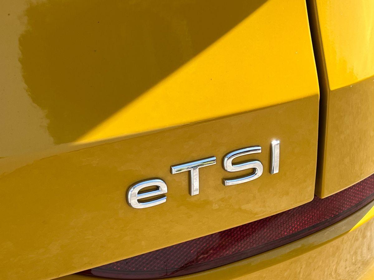 Volkswagen T-Roc Photo autoimg-173b8c485f789f0b520e7ffb9fcef8e7b3ba99d0.jpg