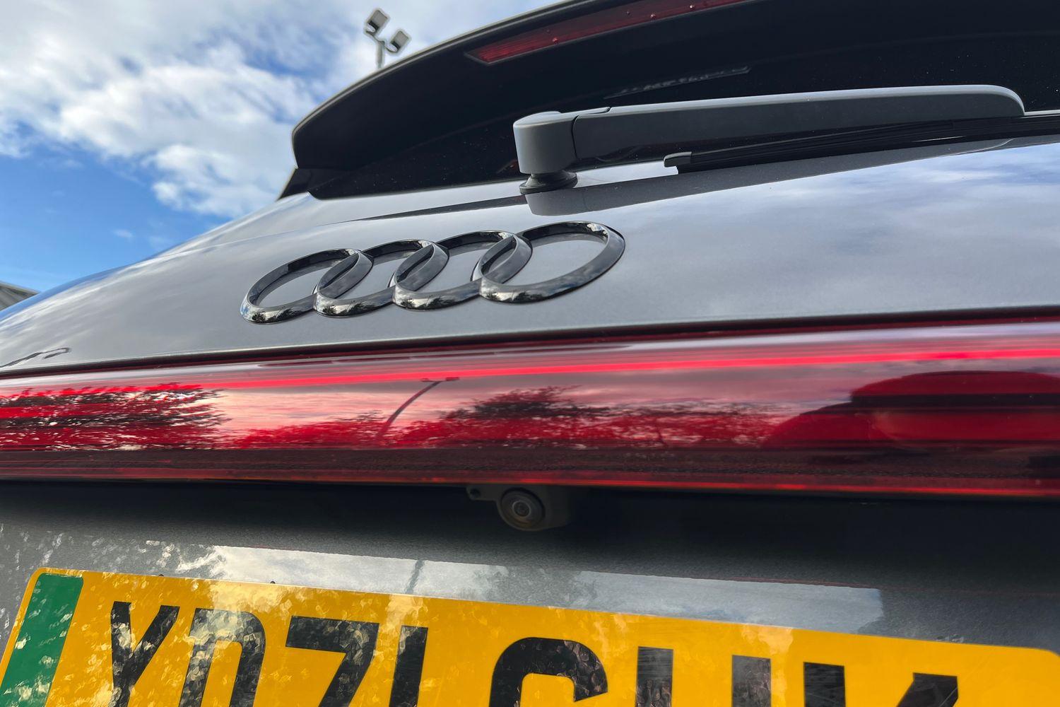 Audi e-tron Photo 38