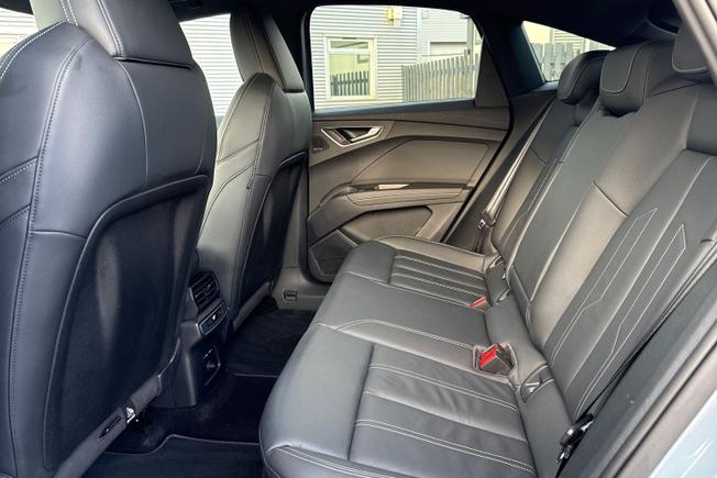 AUDI Q4 e-tron Photo 48