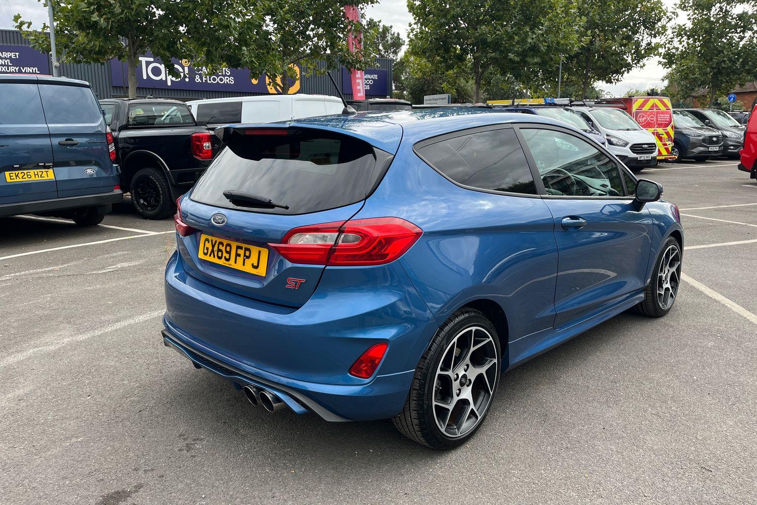 Ford FIESTA Photo 34