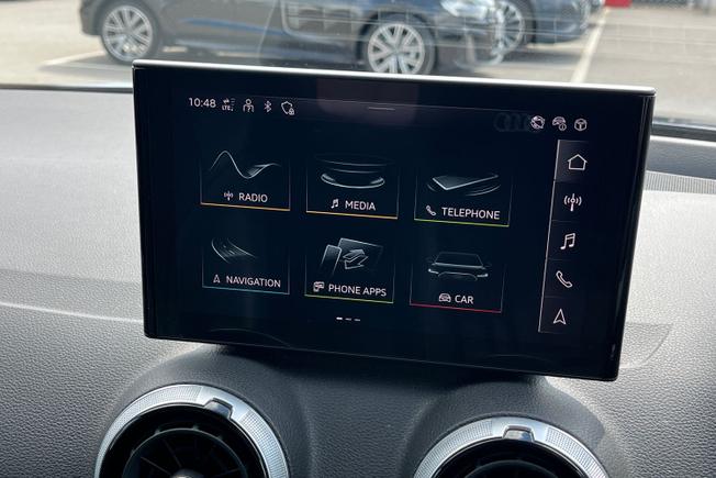 AUDI Q2 Photo 13