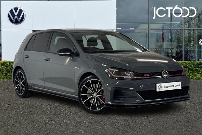 Volkswagen Golf Photo 1