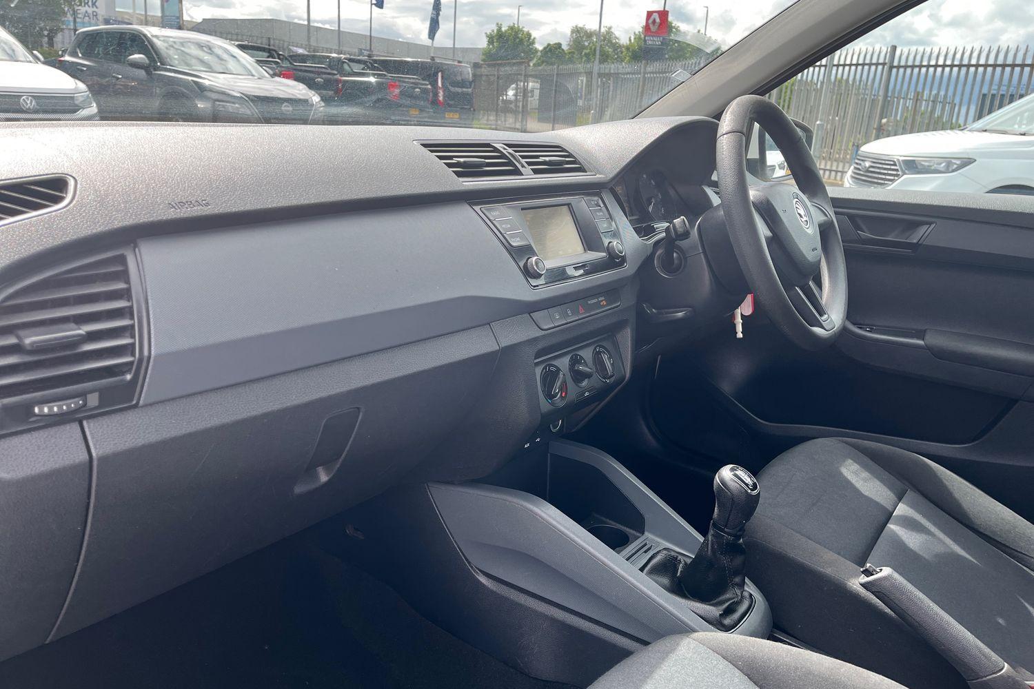 Skoda FABIA Photo 17