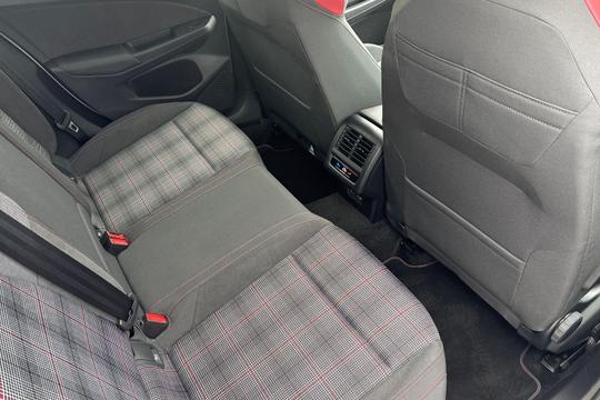 Volkswagen Golf Photo autoimg-17557aaa2af1352ad417f0a83ee661c24e5a3053.jpg