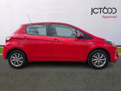 TOYOTA Yaris Photo 4