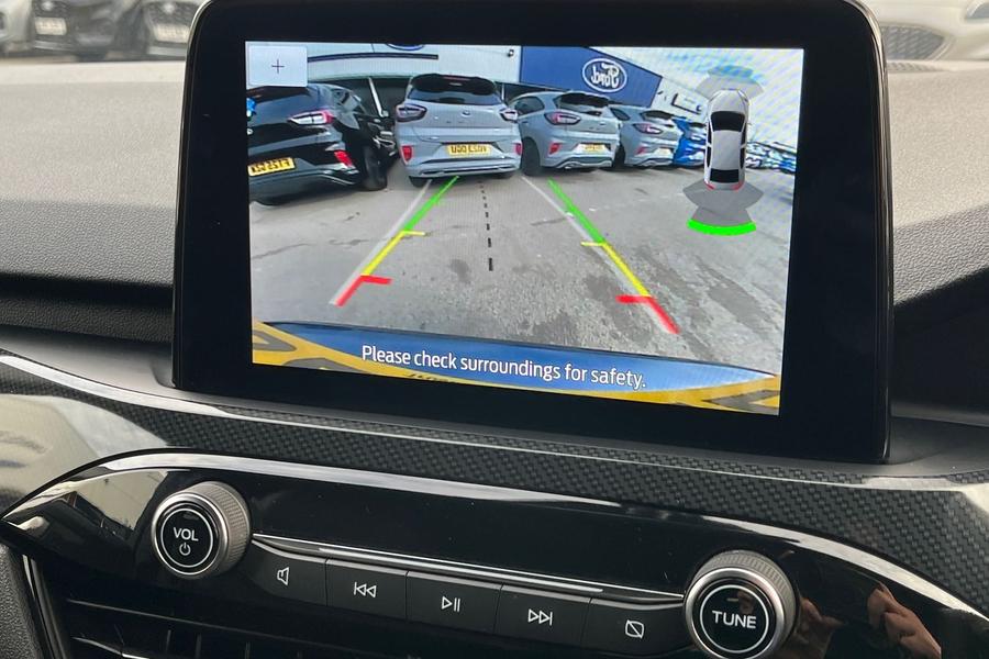 Ford Kuga Photo autoimg-175b7f5d3f21123c536f3363c9e5fd88fed9e973.jpg