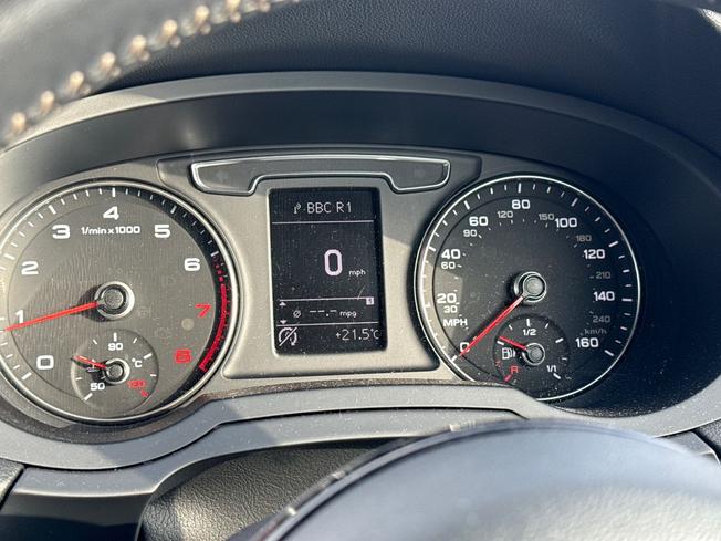 AUDI Q3 Photo 15
