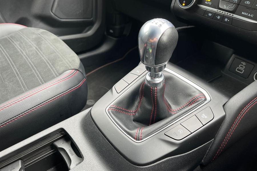 Ford Kuga Photo autoimg-176526d1537d36e6972babcc9a75f1b92ee4705c.jpg