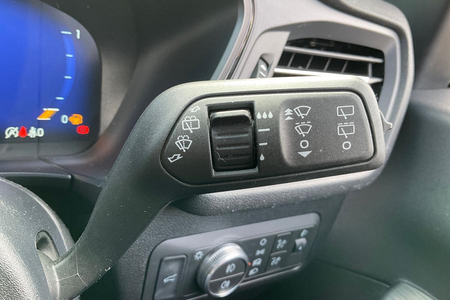 Ford KUGA Photo autoimg-1765983a859555a454b6695800736c329b2f9f99.jpg