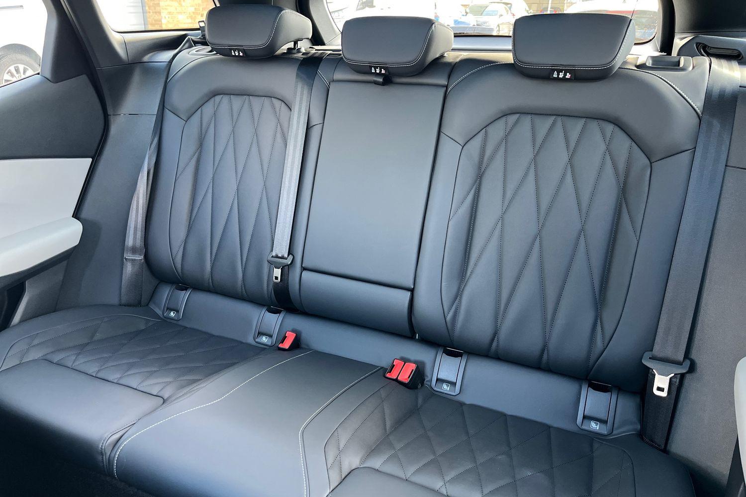 Ford Explorer Photo 19