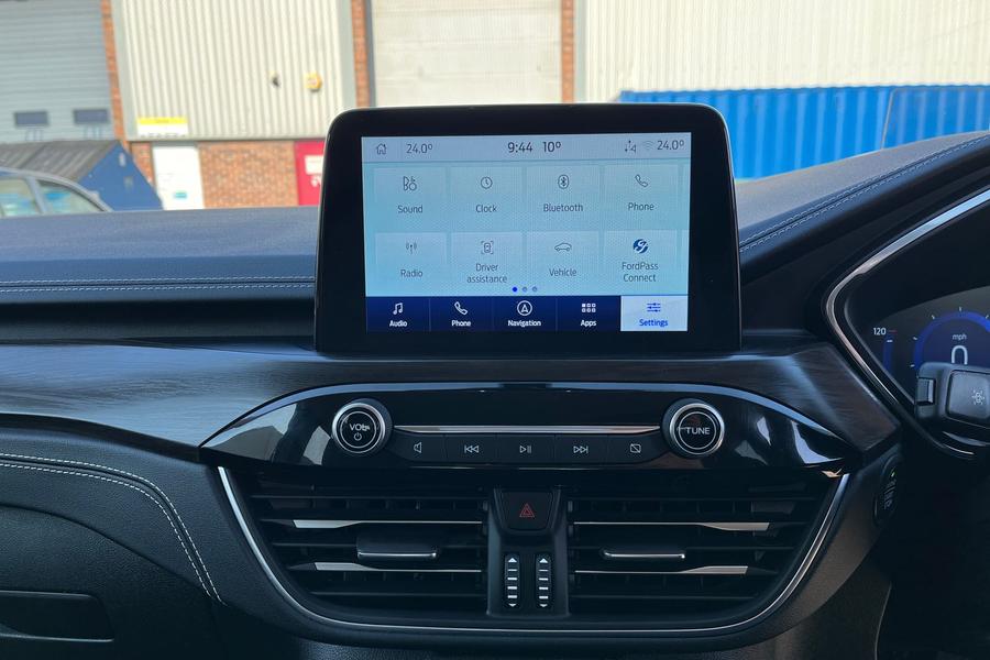 Ford Kuga Photo autoimg-176a4988588a49bc8e0a16194195a88c71be0c71.jpg