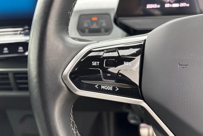 VOLKSWAGEN ID.3 Photo 16
