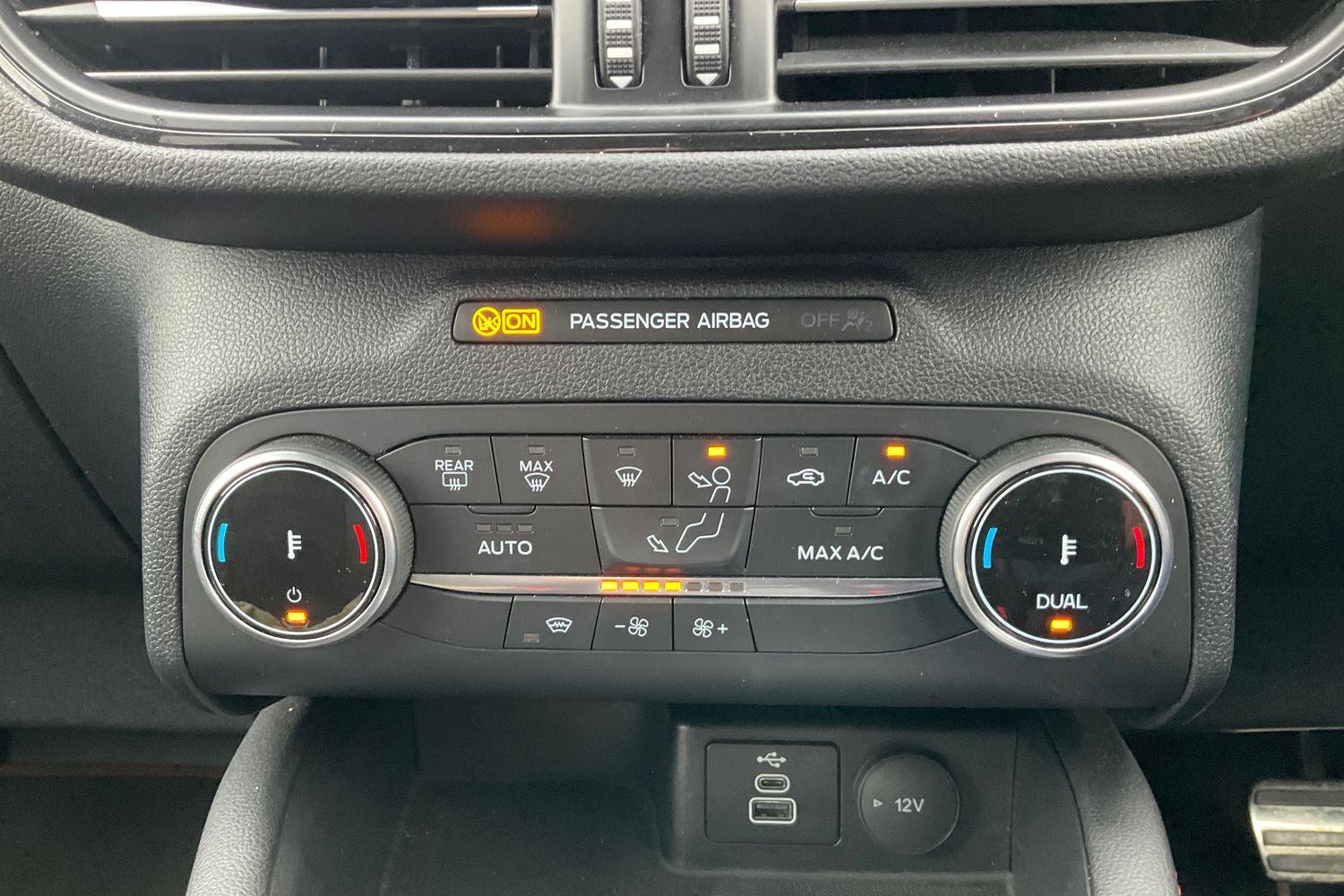 Ford KUGA Photo 27