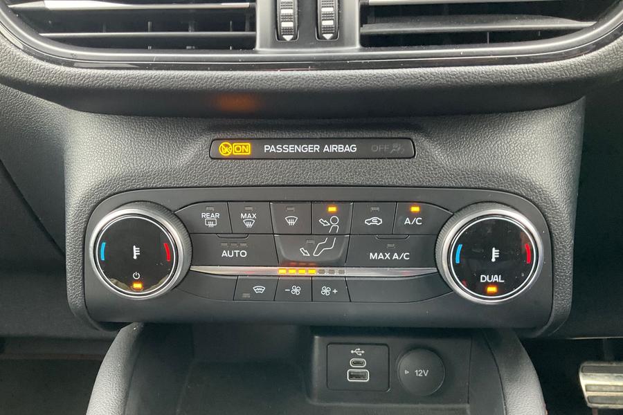 Ford KUGA Photo autoimg-1770ddb1ddfc41cbf28bf6bdd199420488a65f01.jpg