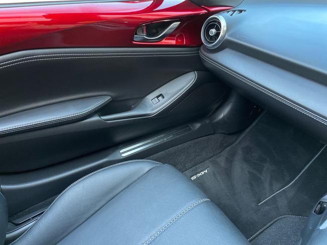 MAZDA MX-5 Photo 57