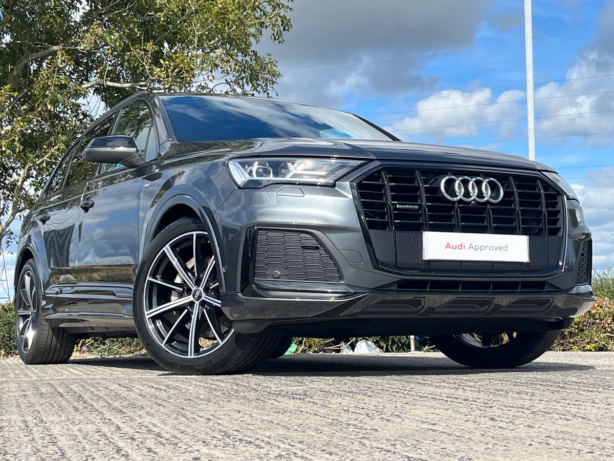 Audi Q7 Photo autoimg-17757b15beb9922a5f0c24aca1ee2f26f3256cc5.jpg