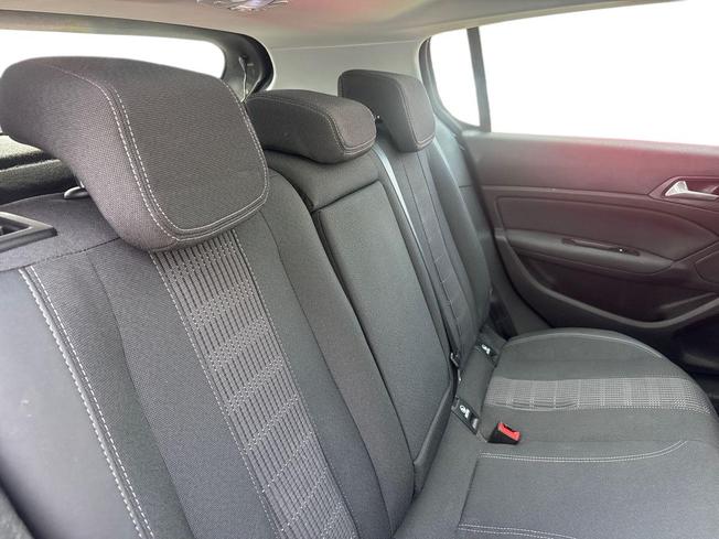 PEUGEOT 308 Photo 9