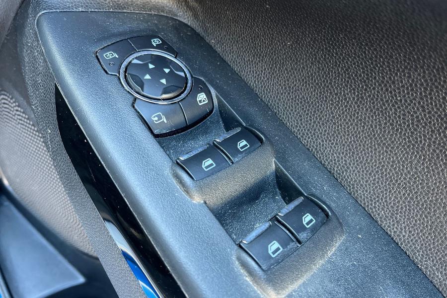 Ford EcoSport Photo autoimg-177c98775396d807030abace9b4cf0d5afc8fe25.jpg